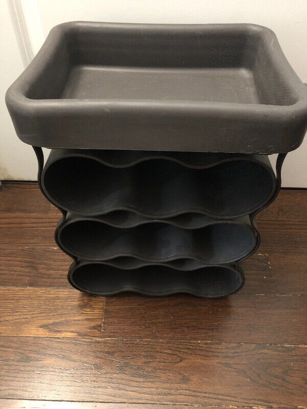 Elegant  Flo Total Home Metal & Plastic Red wine rack $29 in Other in Markham / York Region - Image 2