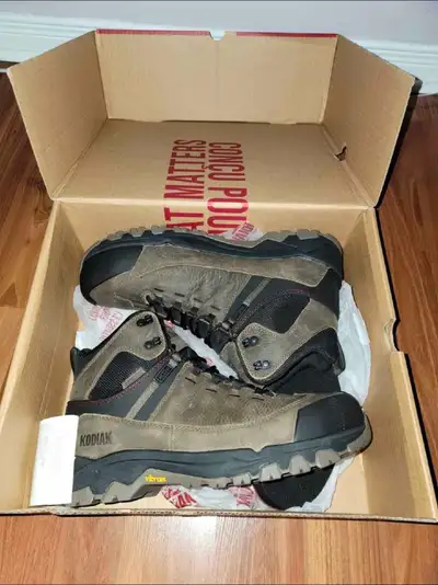 Brand new Kodiak Quest Bound Mid Boots, View more
