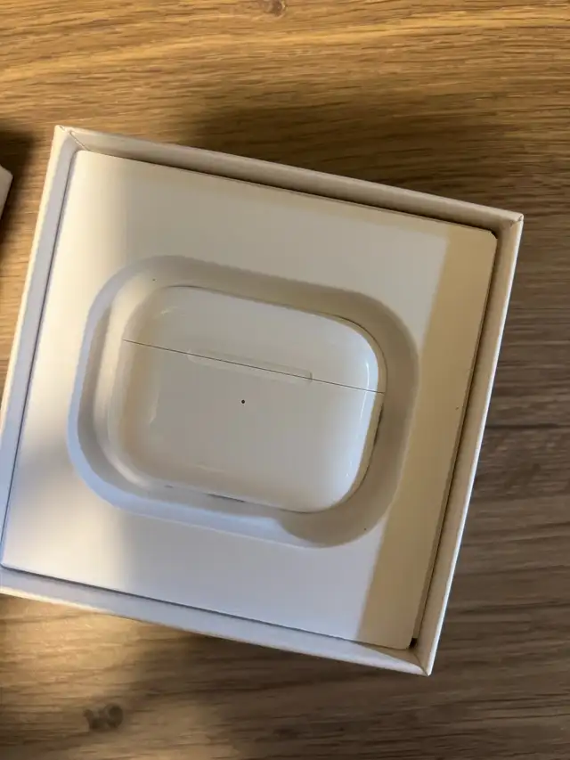 AirPods Pro 2s in Headphones in Winnipeg - Image 4