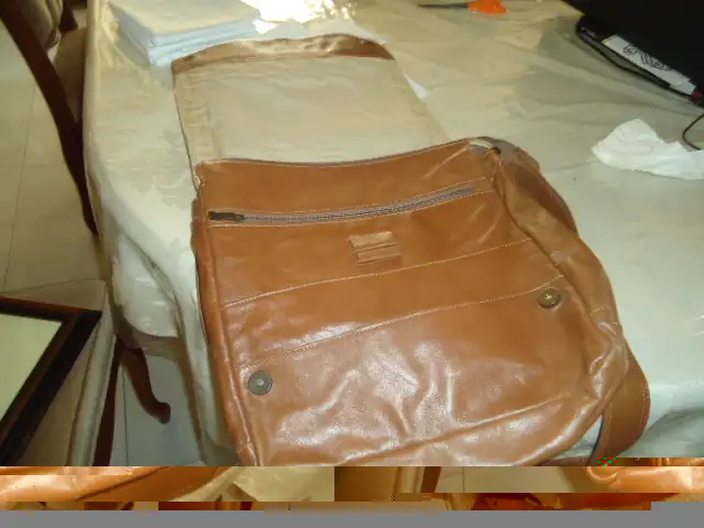 **LEATHER SHOULDER BAG**64744836491779122