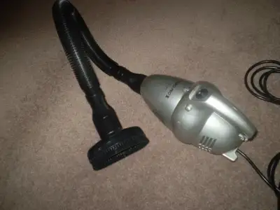 THE SHARK ( Euro-Pro-X TURBO 700 Watt ( HAND HELD VACUUM ) ( with ACCESSORIES ) Model EP 033 CA LONG...