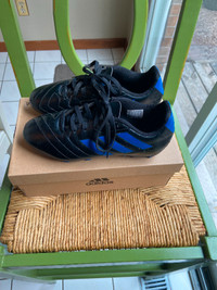 Boys Adidas Soccer Cleats size US 3