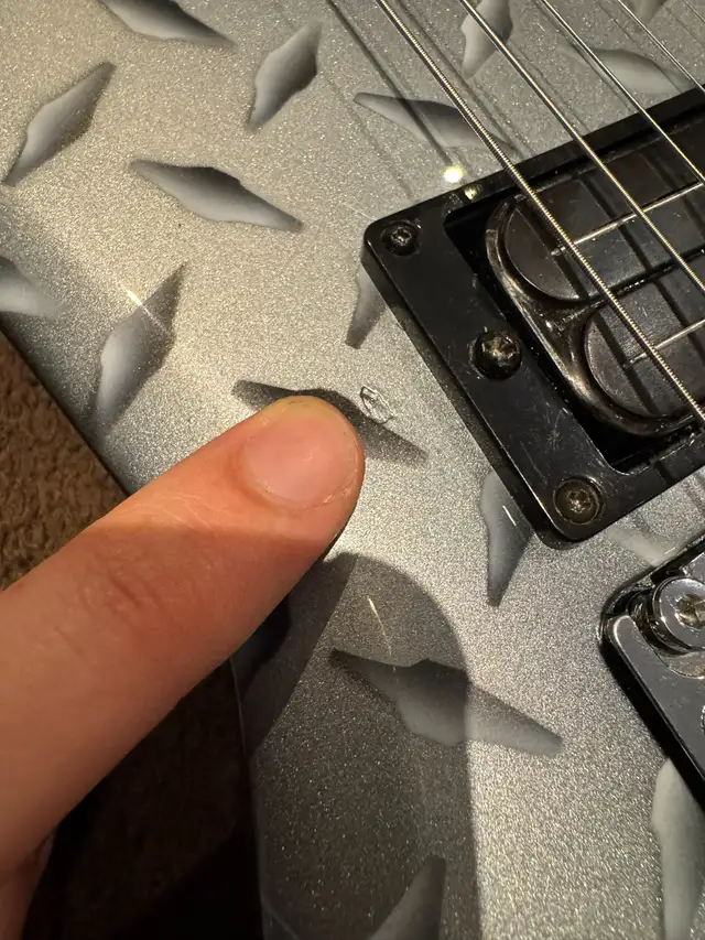 Washburn Dime Stealth 2ST Painted in Dimeplate in Guitars in Laval / North Shore - Image 4