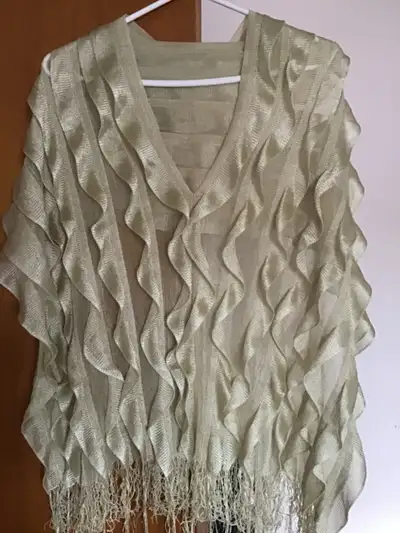 BEAU, CHÂLE, TRÈS CHIC, BEIGE PÂLE ,, View more