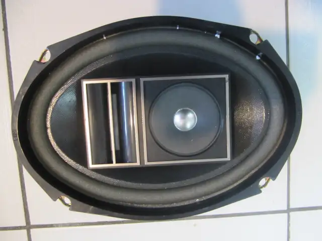 Vintage JVC Model CS-6934 6x9 Car Stereo Speakers NEW Cir 1980s in Speakers in Mississauga / Peel Region - Image 4
