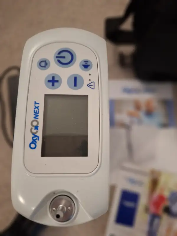 OxyGo NEXT portable  oxygen concentrator in Health & Special Needs in Kitchener / Waterloo - Image 2