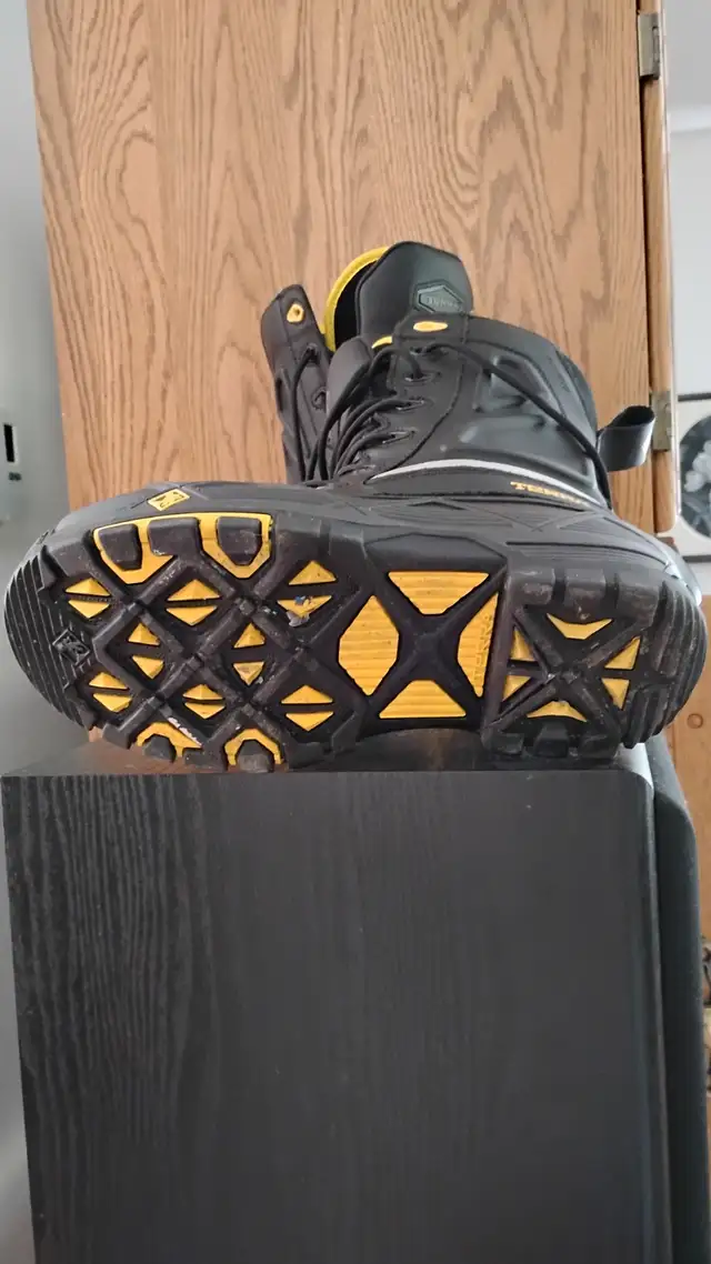 BOTTE DE TRAVAIL NEUVE TERRA CROSSBOW in Men's Shoes in Lanaudière - Image 4