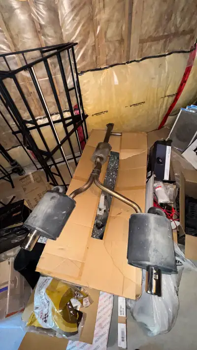 This complete exhaust system was changed by the previous owner. Bought my s2k at 60,000km, and this...
