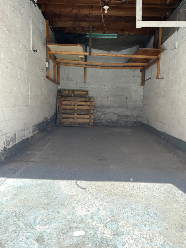 Garage storage for rent / garage à louer Entreposage et stationnement