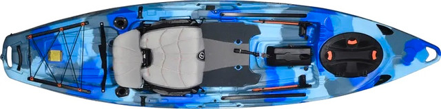 Kayak • feel free 11.5 fishing kayak • excellent  condition in Water Sports in Strathcona County - Image 4