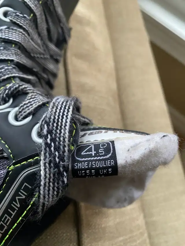 Bauer skates 4.5 in Skates & Blades in Oakville / Halton Region - Image 4