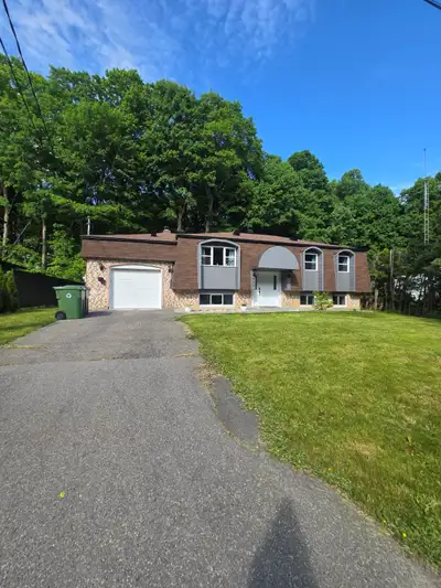 Charmante maison semi-meublée à louer à L'Île-Bizard