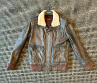 Manteau de cuir de style aviateur