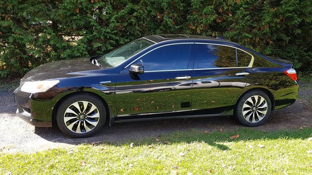 2015 Honda Accord Hybrid Touring in Cars & Trucks in Oshawa / Durham Region - Image 2
