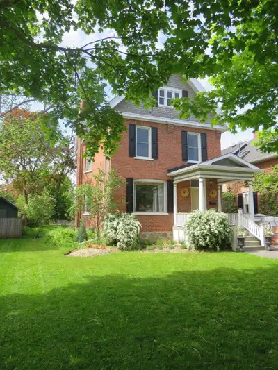 Female student only! Bedroom rental in family home (2 cats). This would be considered a short-term r...