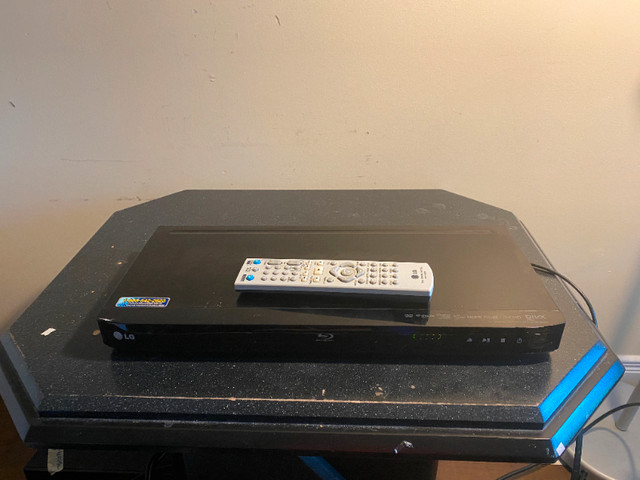 LG Blue Ray Player BD620C for Sale in General Electronics in Guelph