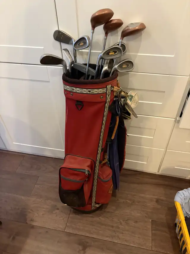 men’s left handed golf clubs and bag  in Golf in Guelph - Image 2