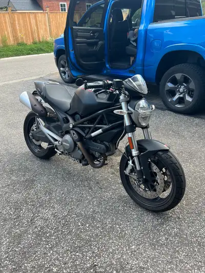 Selling my 2011 Ducati Monster 696. Great beginner-to-intermediate naked sport bike with classic Duc...