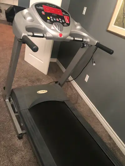 Fold up treadmill. BLADE 5.9T In good condition. To be picked up in Beaconsfield. Has to be brought...