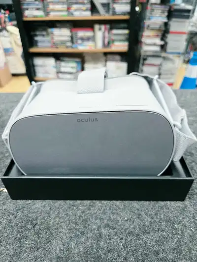 Plongez dans un univers immersif avec ce casque de réalité virtuelle Oculus Go 32 Go, une solution t...