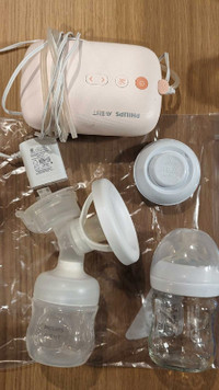 Philips Avent Single Electric Pump and Bottles