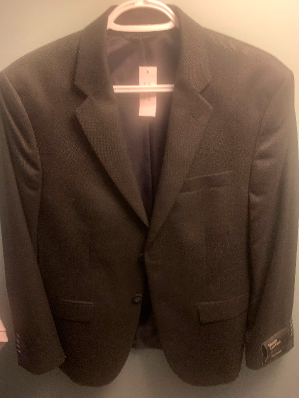 Banana Republic Suit Jacket in Men's in Dartmouth