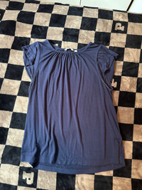 Women’s reitmans size small navy blue blouse 