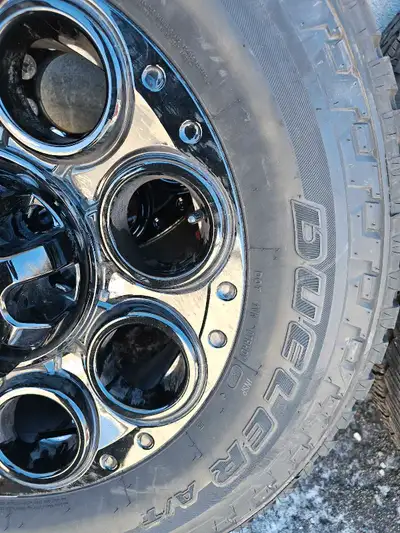Brand new 20" OEM F250 / F350 8 lug ( 8x170 ) wheels w/ LT275/65R20 Bridgestone Dueler All Terrain L...