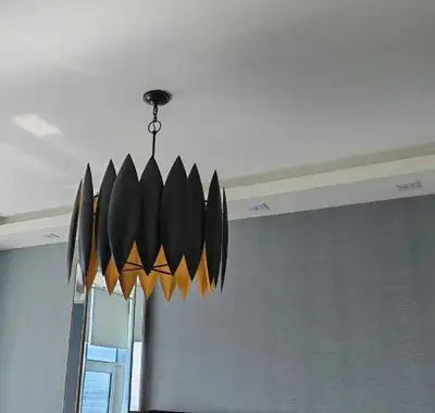 great condition Hatton Large Chandelier gold tone leaf, View more