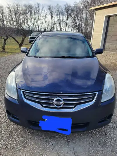 2010 Nissan Altima 2.5 S. Saftied. Daily driver. New windshield, new rear brakes. Set of winter tire...
