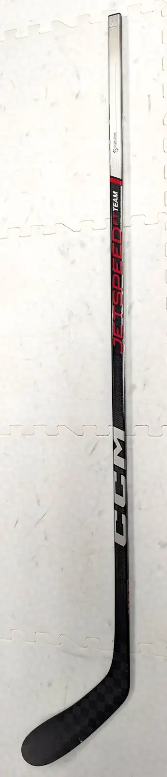Intermediate Hockey Stick (used) in Hockey in Oakville / Halton Region - Image 2