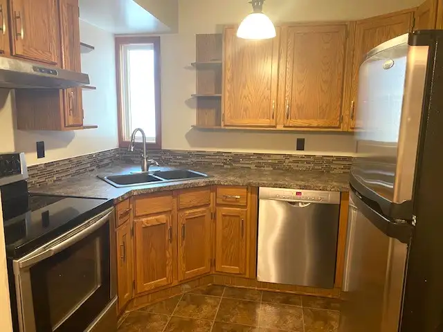 House for Rent 3 bed 2 ba Fenced in yard Great school catchment in Long Term Rentals in Winnipeg - Image 4