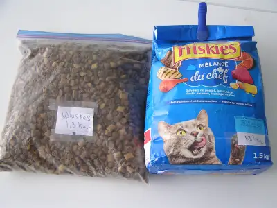 Nourriture pour chat (Cat food) - 3 $ chaque/each, View more