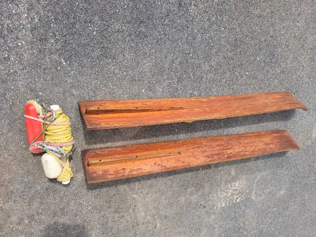 Vintage Water Skis in Other in Saint John - Image 4