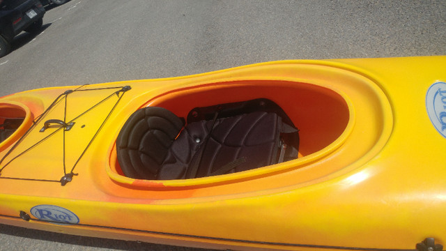 Kayak de mer double avec équipement complet dans Sports nautiques  à Ville de Québec - Image 4