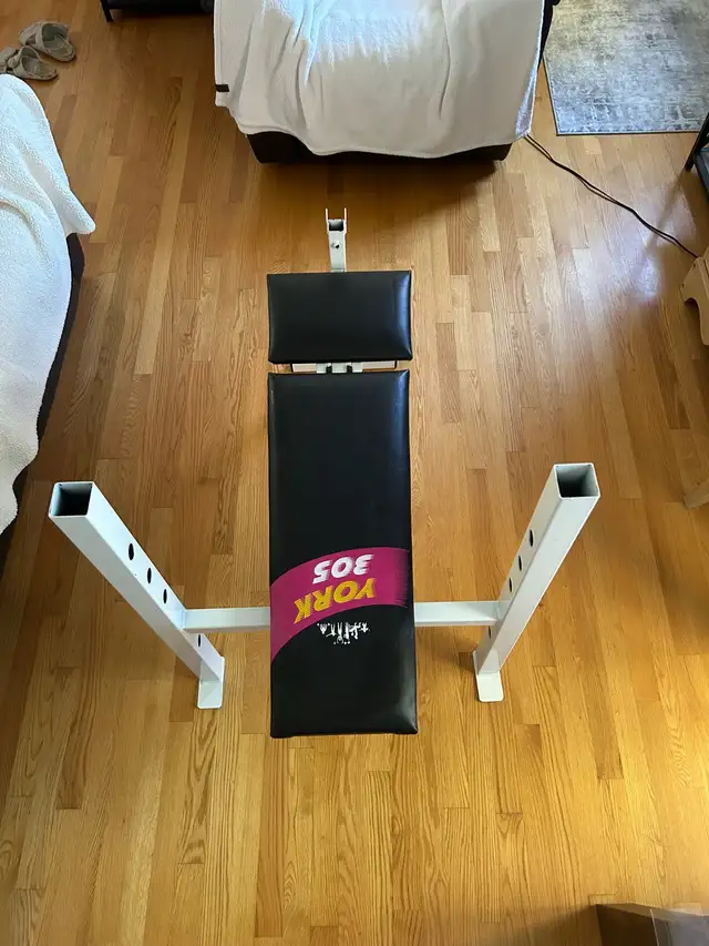 York 305 Bench Press in Exercise Equipment in Ottawa - Image 5