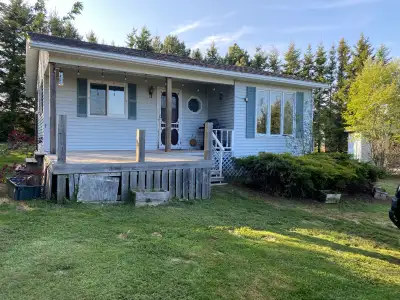 Beautiful location Stanley Bridge on Trout River open concept Private 1/3 acre pet friendly washer,...