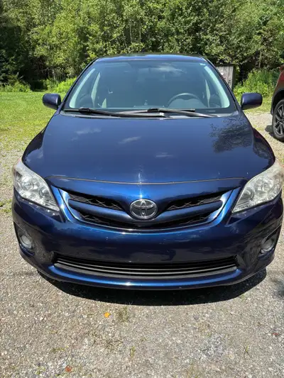 Très propre et bien entretenu Vitres teintées Carplay avec 6 hp + sub Bluetooth GPS Caméra de recul...