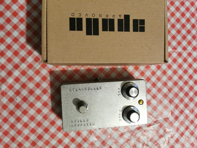 Apollo approved fuzz pedal in Amps & Pedals in Thunder Bay