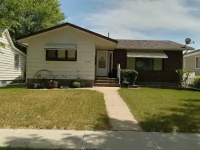 Charming Well Maintained Bungalow in The Heart of Beautiful Thriving Downtown Stettler in a quiet ne...