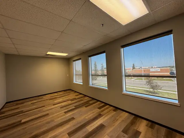 Office Space in Sherwood Park in Commercial & Office Space for Rent in Strathcona County - Image 2