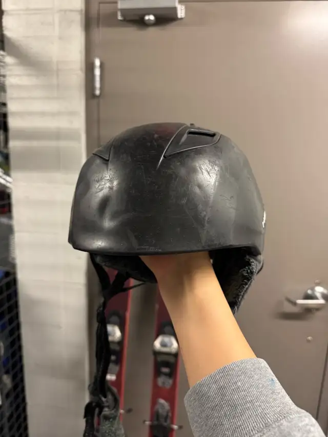 HEAD Ski / Snowboard Helmet – Size M – $15 in Ski in Delta/Surrey/Langley - Image 4