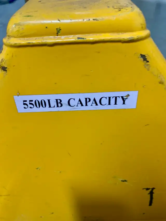 Uline 5500 lb Pump Truck / Pallet Jack – Excellent in Other in Oakville / Halton Region - Image 4