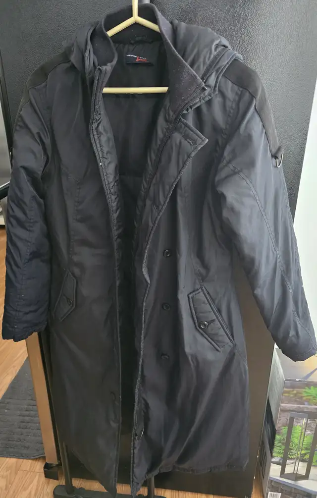 Triple Five Soul Hooded Winter Jacket for Women in Women's - Tops & Outerwear in Calgary - Image 2