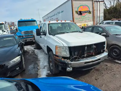 Chevy 2500 6.0l 4x4 2007 pour piece ou remettre sur le chemin moteur, 4x4 et transmission va no1 plu...