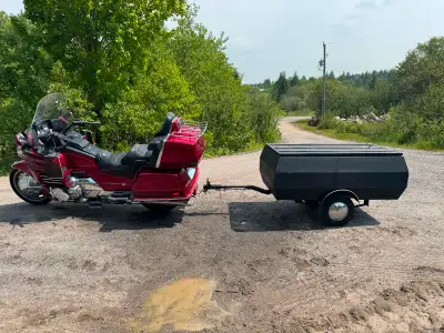 ‘98 Goldwing Aspencade Special Edition Runs great, love the bike but it’s time to let it go. Equippe...