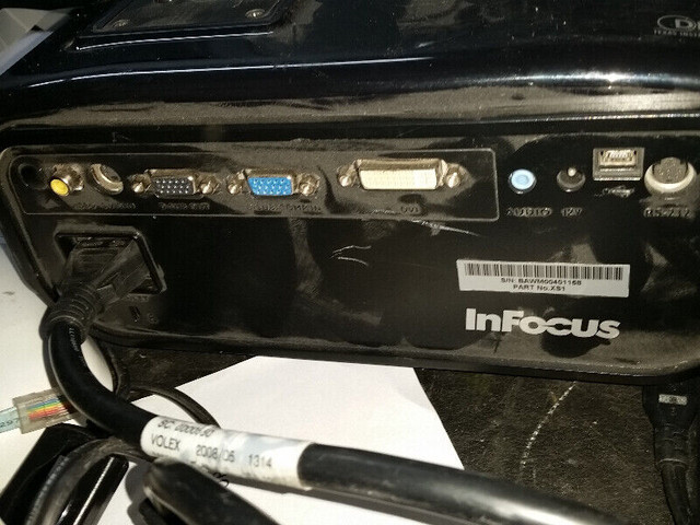 InFocus XS1 is an ultra short throw digital projector 1080 hd MA dans Autre  à Ville de Montréal - Image 3
