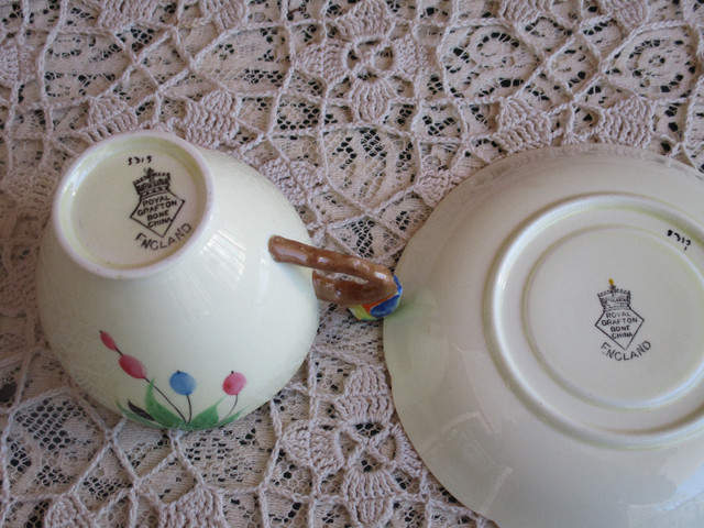 Rare--Royal Grafton Fancy Bird Handle Cup & Saucer in Arts & Collectibles in New Glasgow - Image 4