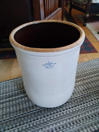 Antique R. Randbottom blue crown crock 