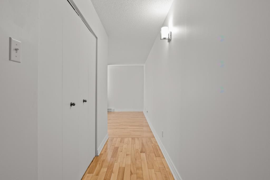 Condo 3 ½ rénové – béton – à 1 minute du Cégep Bois‑de‑Boulogne — photo 3